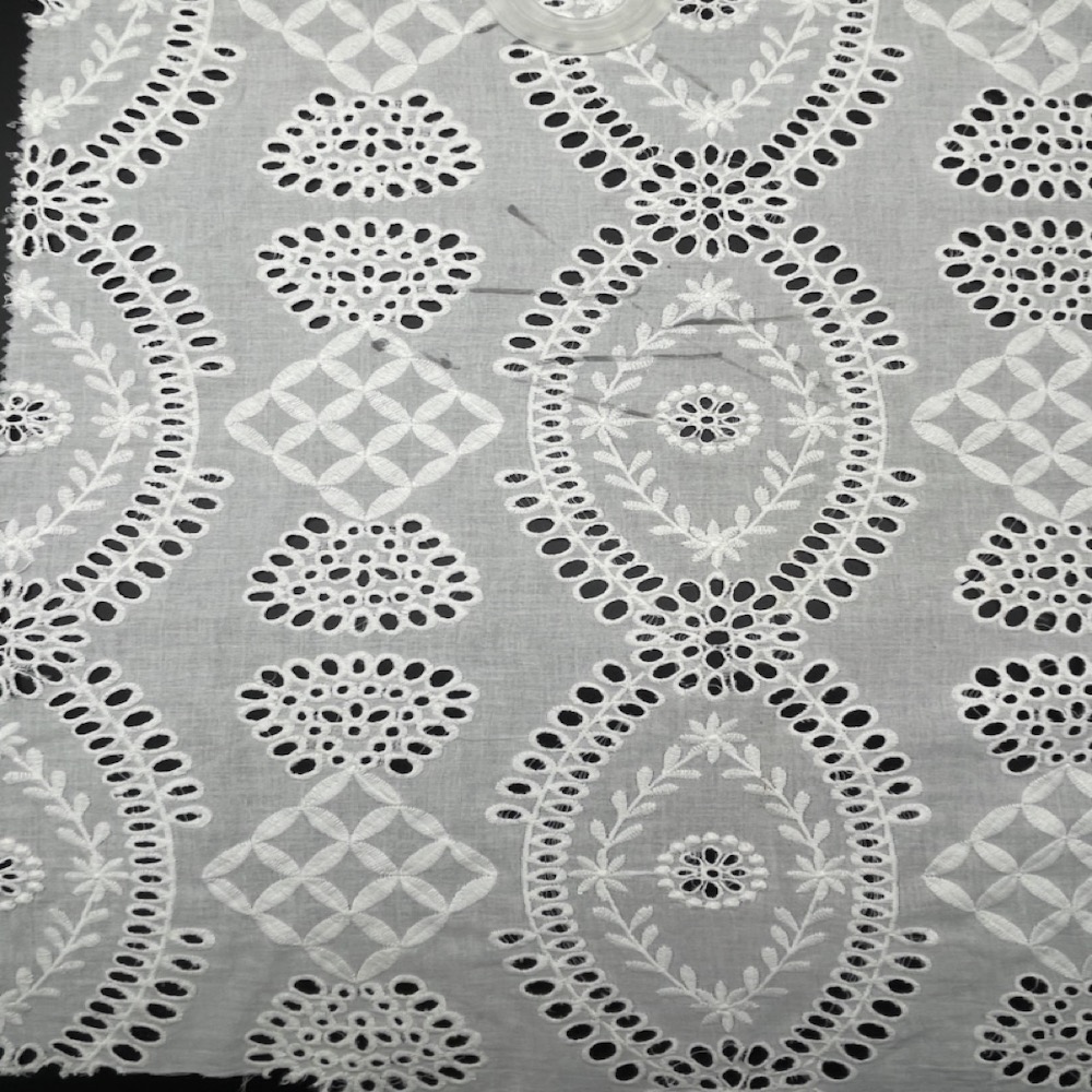 CUSTOMIZA_FLORA_1_EMBROIDERY