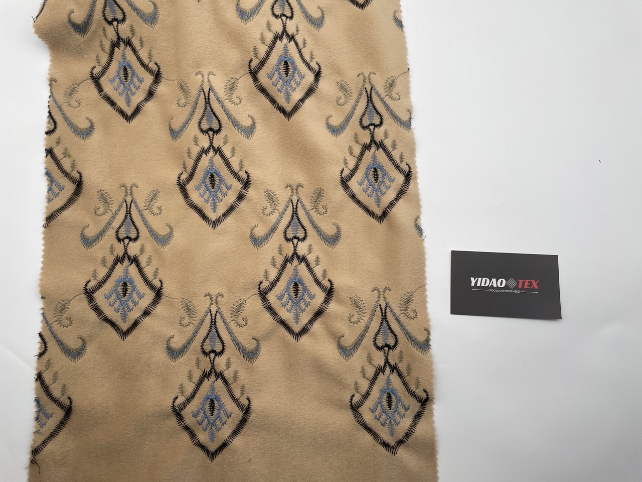 Roma_collect_embroidery