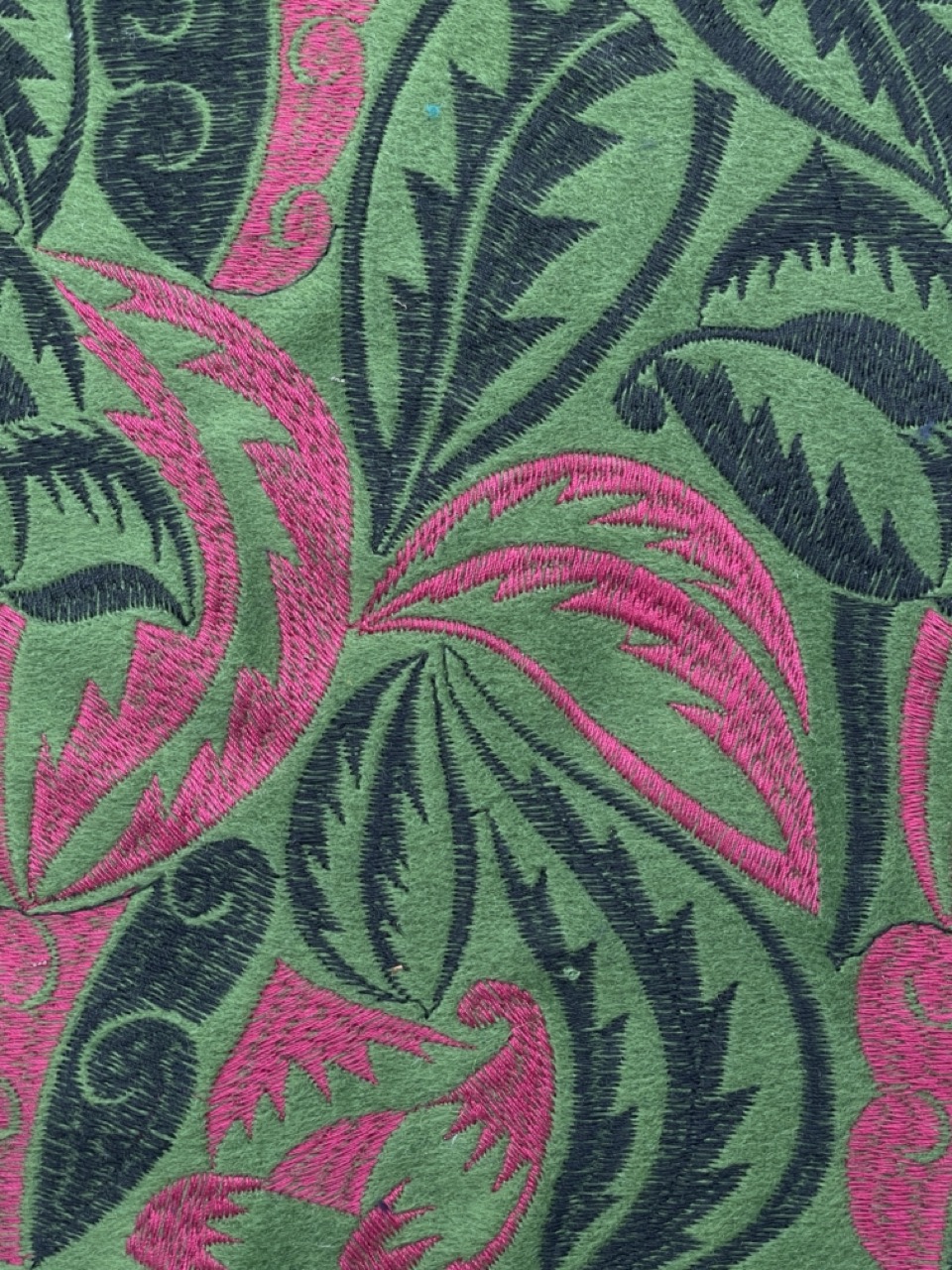 Wild_Floral_Border_Embroidery