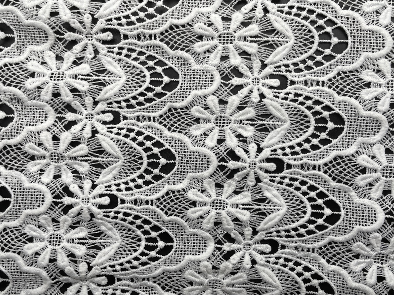 FISHER_LINE_FLORAL_EMBROIDERY